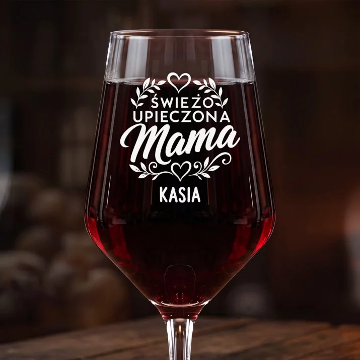 Mega Kieliszek Do Wina z Grawerem Dla Świeżo Upieczonej Mamy Prezent Na Dzień Mamy Dla Kobiety: Świeżo Upieczona Mama Mega Kieliszek Do Wina z Grawerem Dla Świeżo Upieczonej Mamy Prezent Na Dzień Mamy Dla Kobiety: Świeżo Upieczona Mama