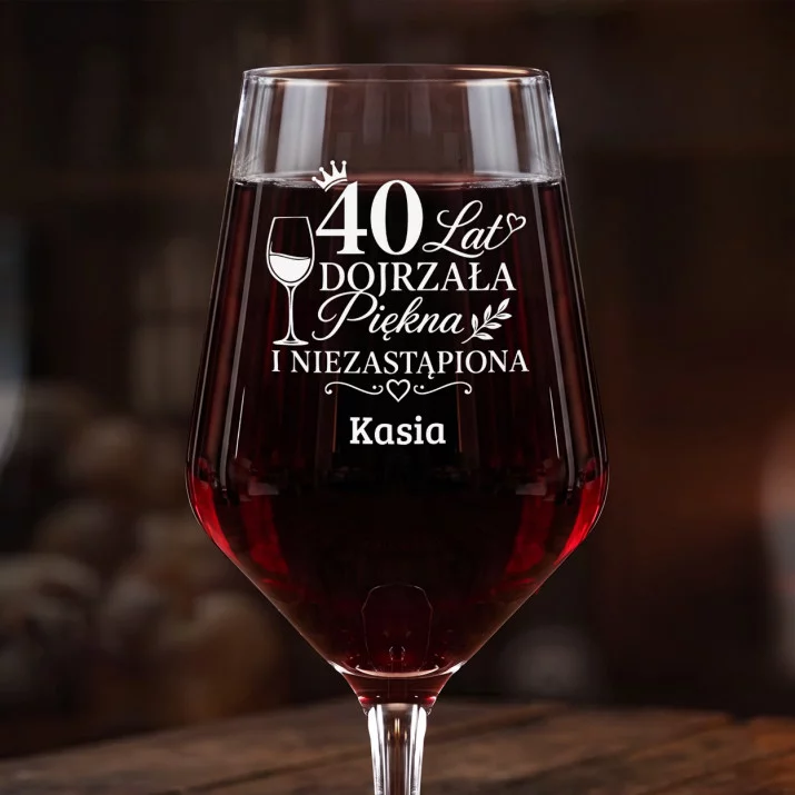 Mega Kieliszek Do Wina z Grawerem Na 40 Urodziny Prezent Dla 40 Latki Kobiety: 40 Lat Dojrzała Piękna