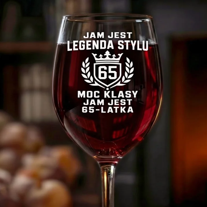 Kieliszek Do Wina Dla 65 Latki Prezent Na 65 Urodziny Dla Kobiety: Legenda Stylu Kieliszek Do Wina Dla 65 Latki Prezent Na 65 Urodziny Dla Kobiety: Legenda Stylu