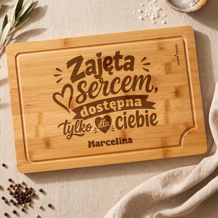 Deska Do Krojenia z Grawerem Na Walentynki Prezent Na Rocznicę Dla Kobiety: Zajęta Sercem, Dostępna Deska Do Krojenia z Grawerem Na Walentynki Prezent Na Rocznicę Dla Kobiety: Zajęta Sercem, Dostępna