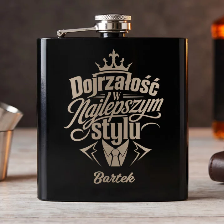 Piersiówka Z Grawerem Na 40 Urodziny Prezent Dla Mężczyzny: Dojrzała Elegancja Piersiówka Z Grawerem Na 40 Urodziny Prezent Dla Mężczyzny: Dojrzała Elegancja