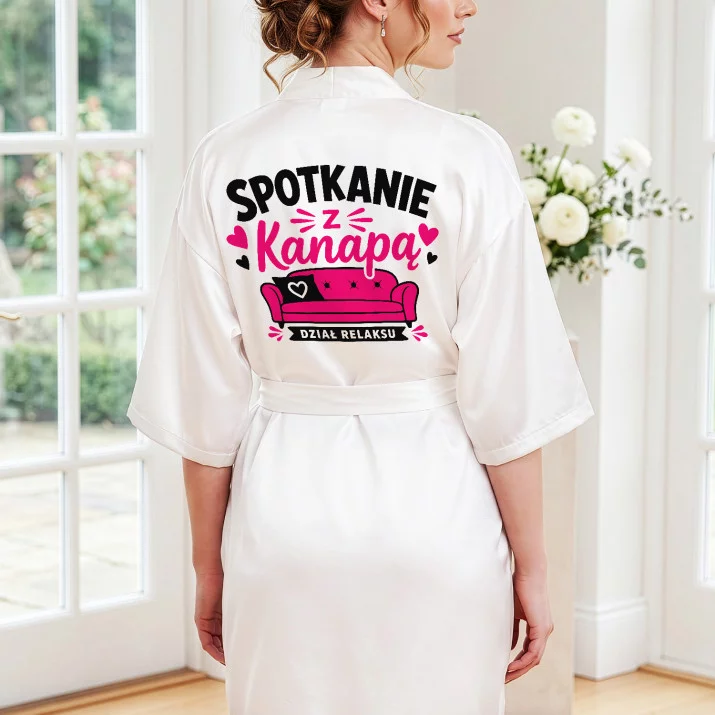 Szlafrok Satynowy Dla Koleżanki Z Pracy Prezent Dla Kobiety: Spotkanie Z Kanapą Szlafrok Satynowy Dla Koleżanki Z Pracy Prezent Dla Kobiety: Spotkanie Z Kanapą