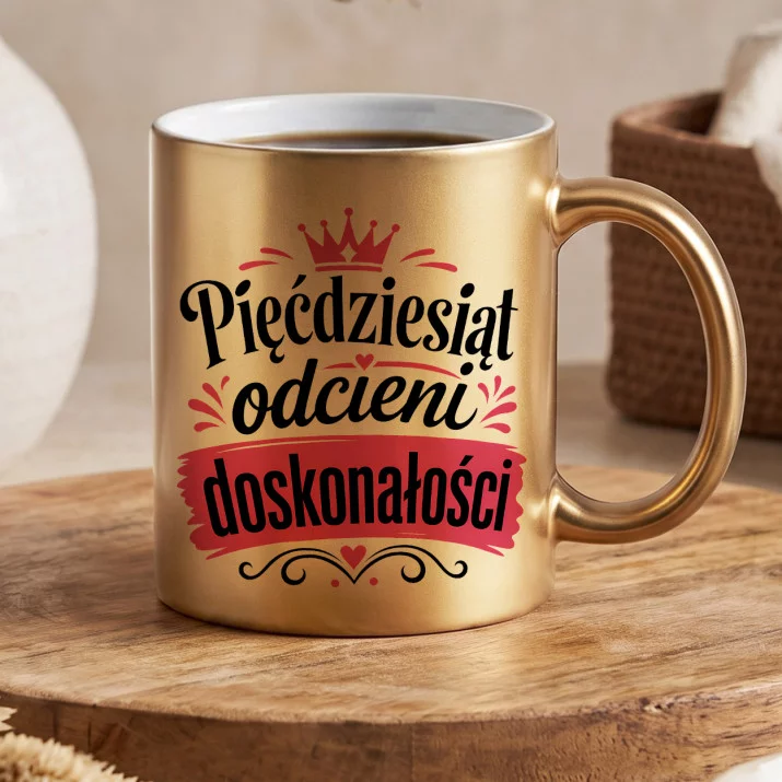 Złoty Kubek Na 50 Urodziny Kobiety Prezent Na 50 Urodziny Dla Kobiety: Elegancki Humor Złoty Kubek Na 50 Urodziny Kobiety Prezent Na 50 Urodziny Dla Kobiety: Elegancki Humor