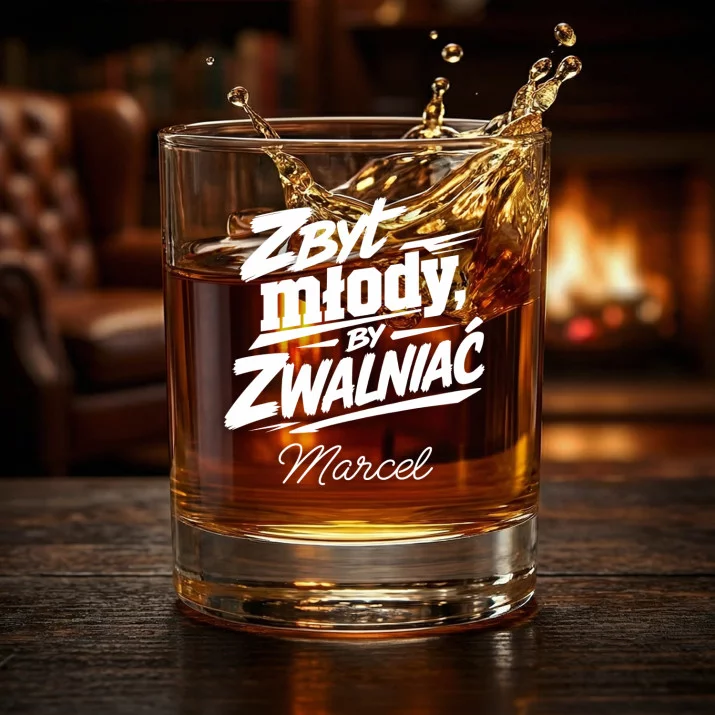 Szklanki Do Whisky z Grawerem Na Urodziny Prezent Dla Mężczyzny: Zbyt Młody, By Zwalniać Szklanki Do Whisky z Grawerem Na Urodziny Prezent Dla Mężczyzny: Zbyt Młody, By Zwalniać