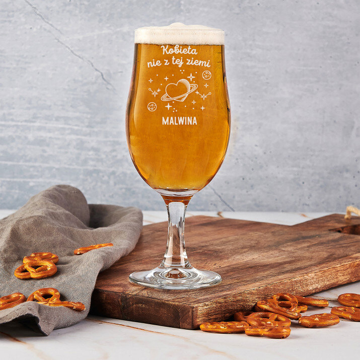 Kobieta nie z tej ziemi - Pokal do piwa Kobieta nie z tej ziemi - Pokal do piwa