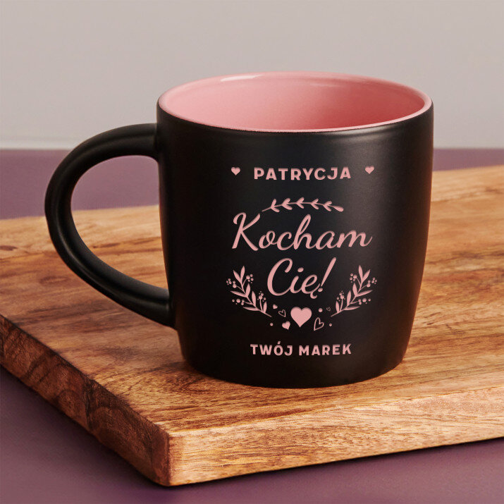 Kocham cię 2 - Czarny kubek ceramiczny Kocham cię 2 - Czarny kubek ceramiczny