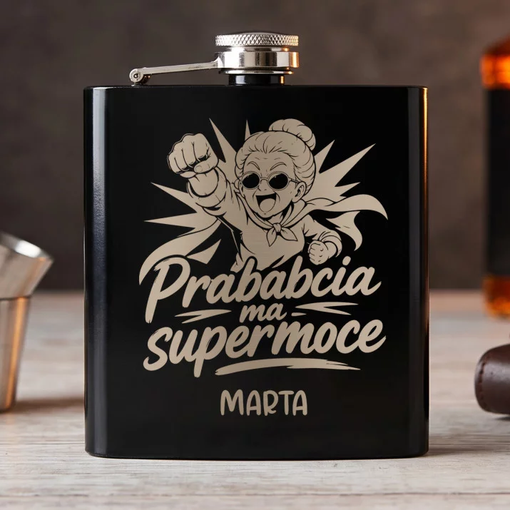 Piersiówka z Grawerem Dla Prababci Prezent Na Dzień Babci Dla Kobiety: Prababcia Ma Supermoce Piersiówka z Grawerem Dla Prababci Prezent Na Dzień Babci Dla Kobiety: Prababcia Ma Supermoce