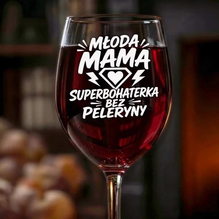 Kieliszek Do Wina Dla Młodej Mamy Prezent Na Dzień Mamy Dla Kobiety: Młoda Mama Superbohaterka Kieliszek Do Wina Dla Młodej Mamy Prezent Na Dzień Mamy Dla Kobiety: Młoda Mama Superbohaterka