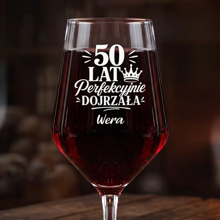 Mega Kieliszek Do Wina z Grawerem Na 50 Urodziny Kobiety Prezent Na 50 Urodziny Dla Kobiety: 50 Lat Perfekcyjnie