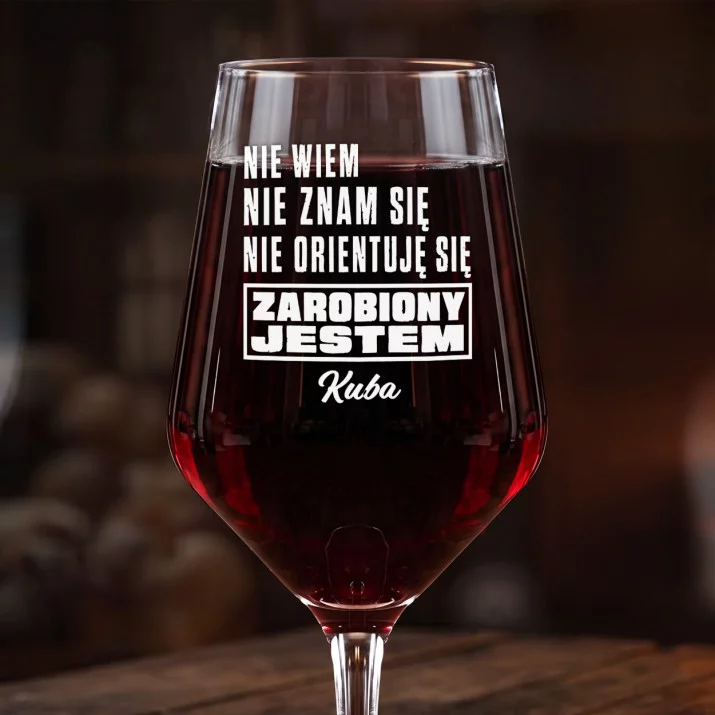 Mega Kieliszek Do Wina z Grawerem Dla Pracownika Prezent Dla Mężczyzny: Nie Wiem Ale Zarobiony Mega Kieliszek Do Wina z Grawerem Dla Pracownika Prezent Dla Mężczyzny: Nie Wiem Ale Zarobiony