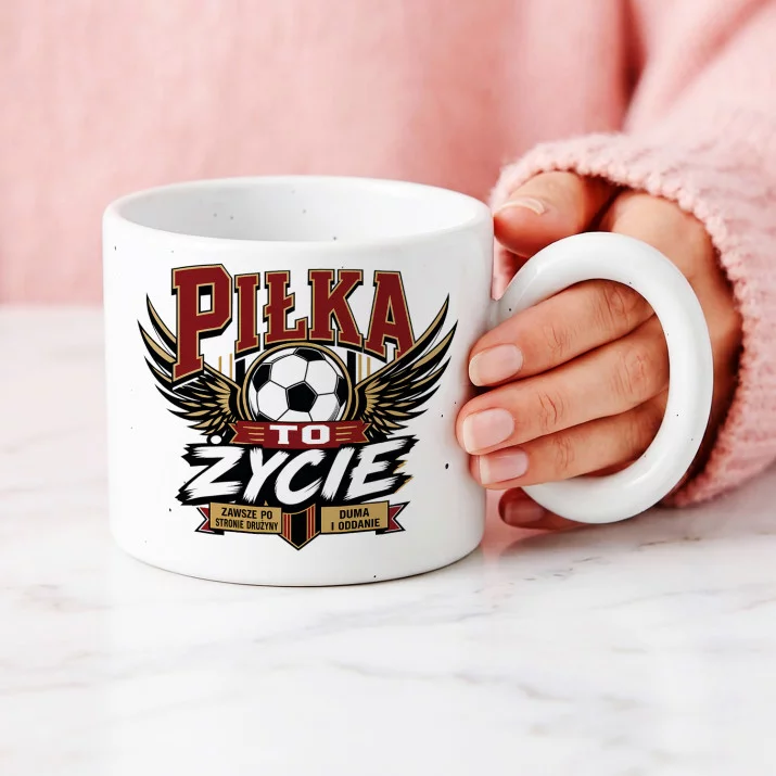 Kubek Z Okrągłym Uchem Dla Fana Piłki Nożnej Prezent Dla Mężczyzny: Piłkarska Duma Kubek Z Okrągłym Uchem Dla Fana Piłki Nożnej Prezent Dla Mężczyzny: Piłkarska Duma