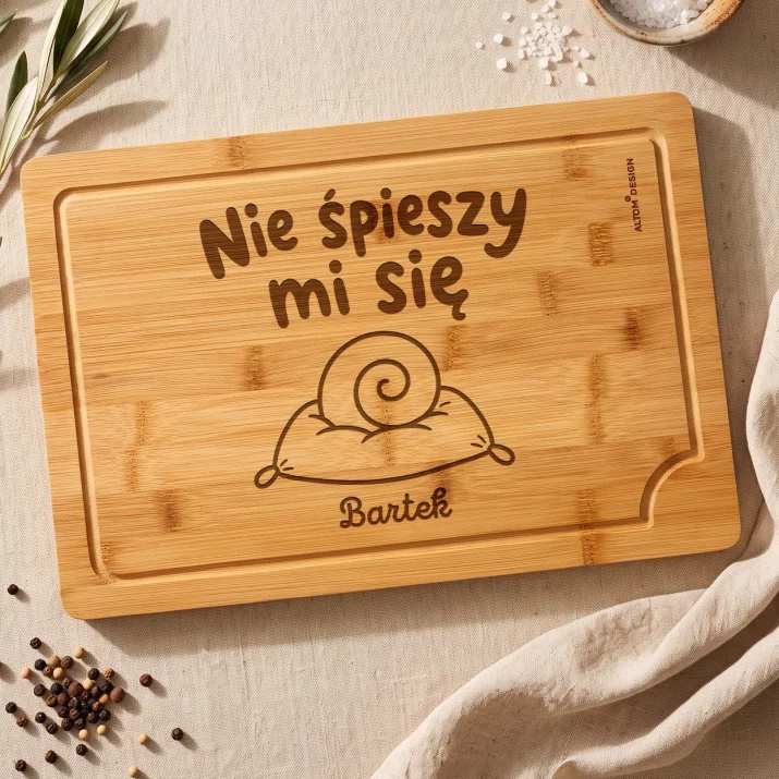 Deska Do Krojenia z Grawerem Dla Seniora Prezent Dla Mężczyzny: Nie Śpieszy Mi Się Deska Do Krojenia z Grawerem Dla Seniora Prezent Dla Mężczyzny: Nie Śpieszy Mi Się