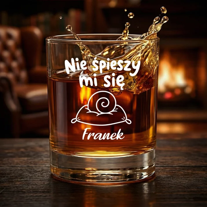 Szklanki Do Whisky z Grawerem Dla Seniora Prezent Dla Mężczyzny: Nie Śpieszy Mi Się Szklanki Do Whisky z Grawerem Dla Seniora Prezent Dla Mężczyzny: Nie Śpieszy Mi Się