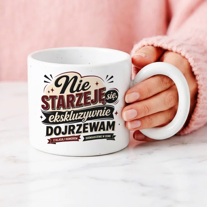 Kubek Z Okrągłym Uchem Na 80 Urodziny Prezent Dla 80 Latki Kobiety: Emblemat Elegancji Kubek Z Okrągłym Uchem Na 80 Urodziny Prezent Dla 80 Latki Kobiety: Emblemat Elegancji