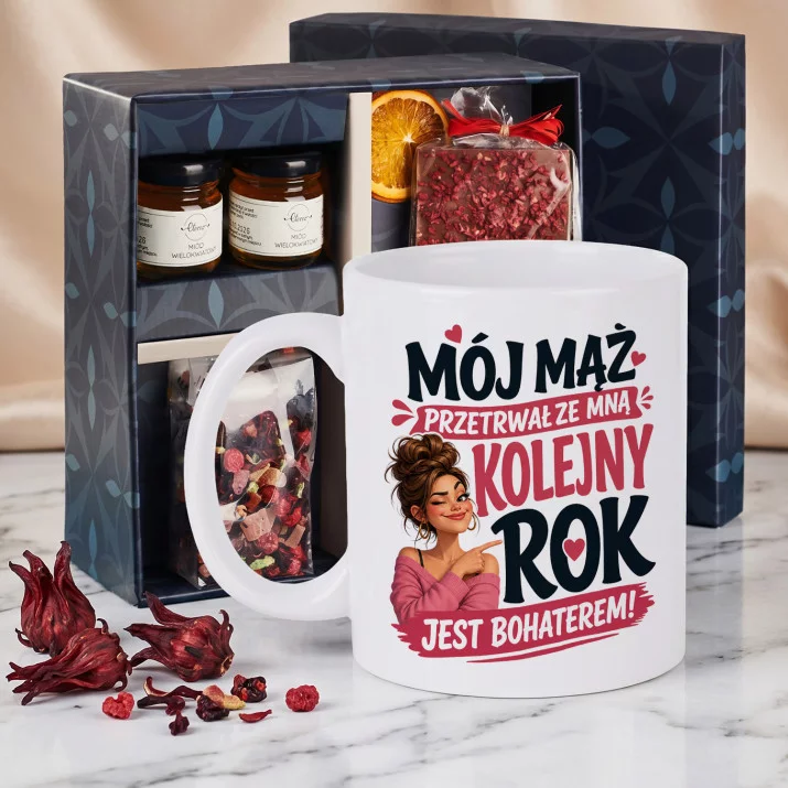 Zestaw Prezenowy Z Kubkiem Na Rocznicę Ślubu Na Walentynki: Mój Mąż Bohater Zestaw Prezenowy Z Kubkiem Na Rocznicę Ślubu Na Walentynki: Mój Mąż Bohater