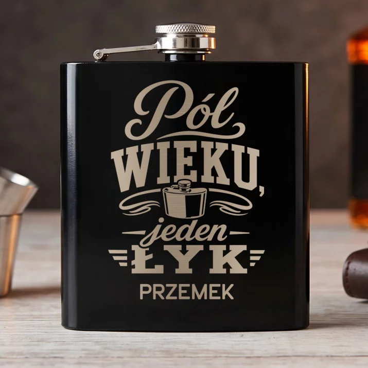Piersiówka Z Grawerem Na 50 Lecie Ślubu Prezent Dla Mężczyzny: Pół Wieku, Jeden Łyk