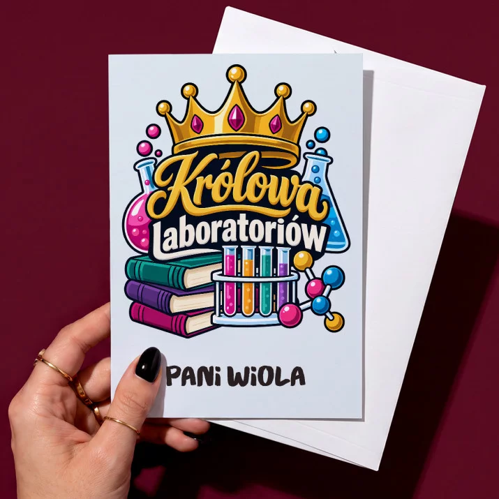 Kartka Personalizowana Dla Nauczycielki Chemii Prezent Na Dzień Nauczyciela Dla Kobiety: Królowa Laboratoriów Kartka Personalizowana Dla Nauczycielki Chemii Prezent Na Dzień Nauczyciela Dla Kobiety: Królowa Laboratoriów