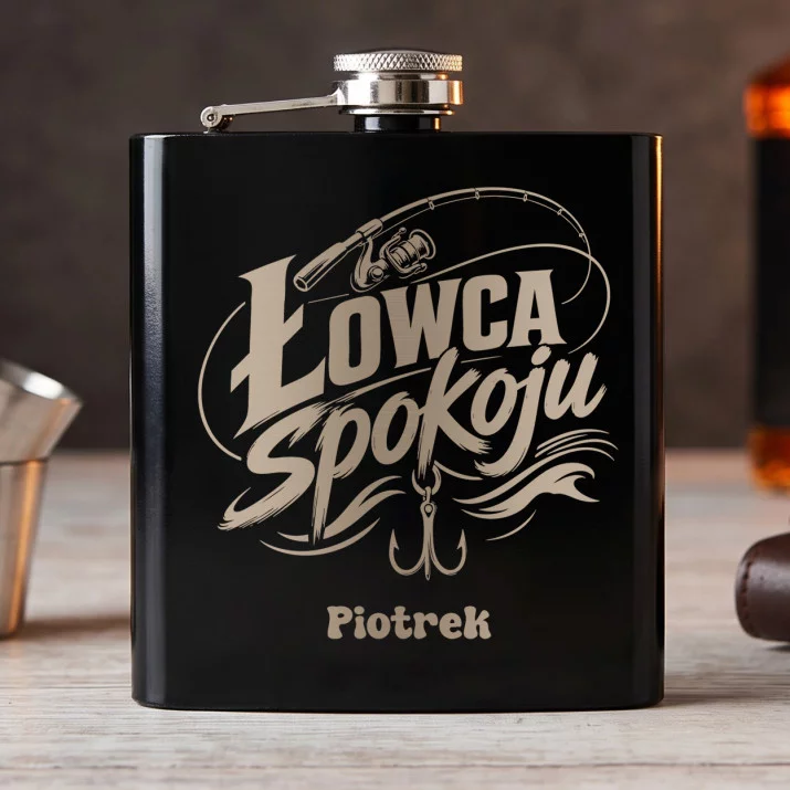 Piersiówka z Grawerem Dla Wędkarza Prezent Dla Mężczyzny: Łowca Spokoju