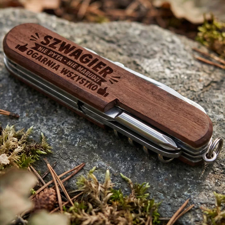 Scyzoryk Z Grawerem Dla Szwagra Prezent Dla Mężczyzny: Szwagier Ogarnia Wszystko Scyzoryk Z Grawerem Dla Szwagra Prezent Dla Mężczyzny: Szwagier Ogarnia Wszystko