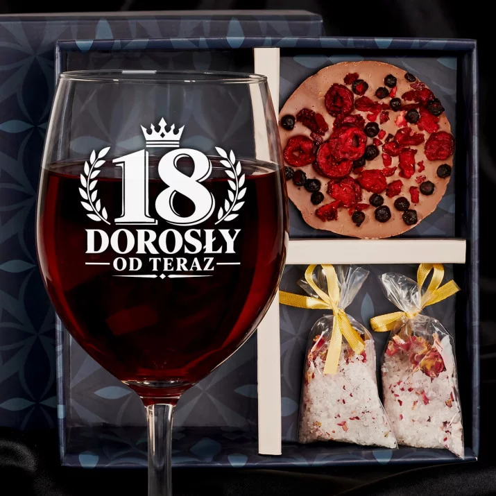 Zestaw Prezenowy Z Kieliszkiem Do Wina Dla 18 Latka: Dorosły Od Teraz 18