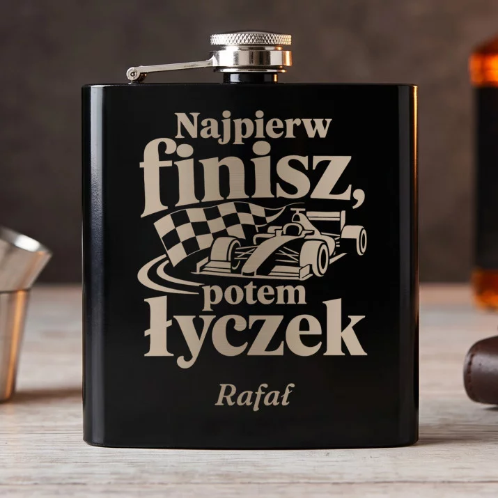 Piersiówka Z Grawerem Dla Fana Formuły 1 Prezent Dla Mężczyzny: Najpierw Finisz, Potem Łyczek
