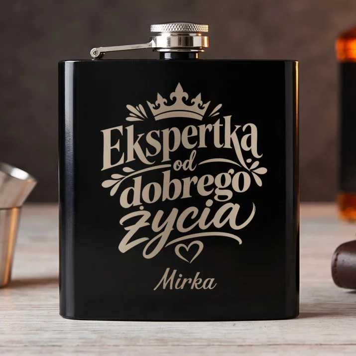 Piersiówka z Grawerem Dla Starszej Kobiety Prezent Dla Kobiety: Ekspertka Od Dobrego