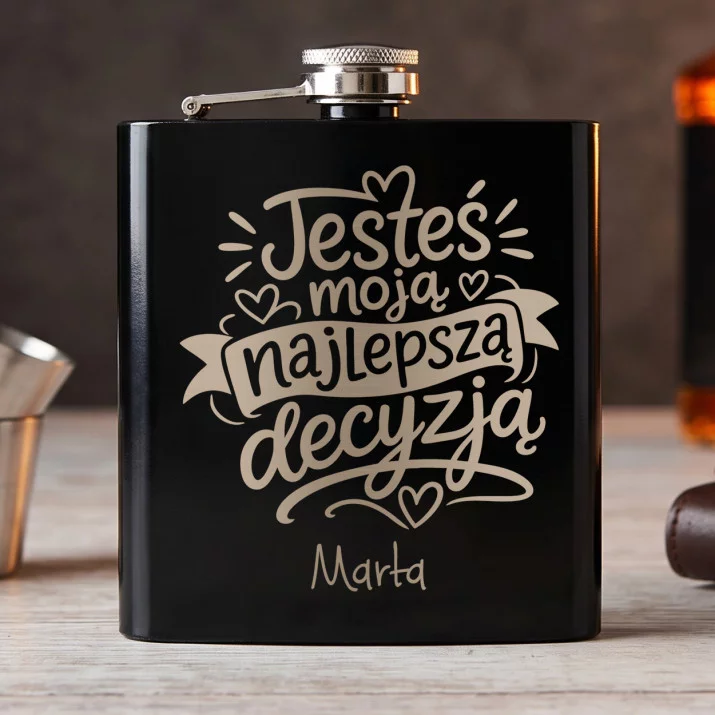 Piersiówka z Grawerem Dla Partnerki Prezent Na Walentynki Dla Kobiety: Jesteś Moją Najlepszą Piersiówka z Grawerem Dla Partnerki Prezent Na Walentynki Dla Kobiety: Jesteś Moją Najlepszą