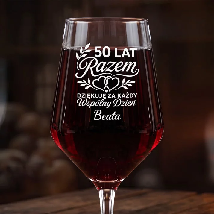 Mega Kieliszek Do Wina z Grawerem Na 50 Rocznicę Ślubu Prezent Dla Kobiety: 50 Lat Razem Grawer Mega Kieliszek Do Wina z Grawerem Na 50 Rocznicę Ślubu Prezent Dla Kobiety: 50 Lat Razem Grawer