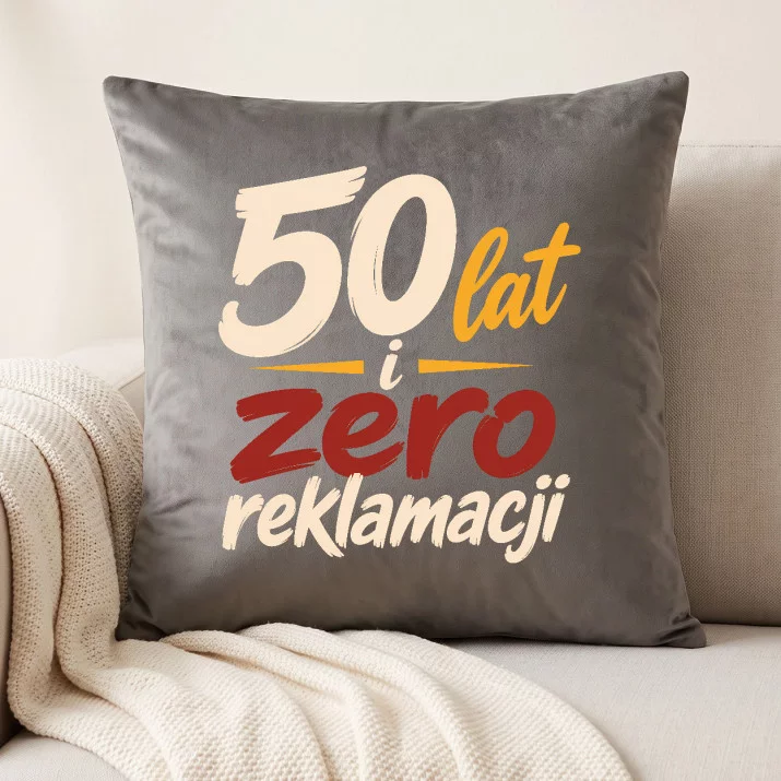 Poduszka Dekoracyjna Na 50 Rocznicę Ślubu Prezent Dla Pary: 50 Lat I Zero Reklamacji Poduszka Dekoracyjna Na 50 Rocznicę Ślubu Prezent Dla Pary: 50 Lat I Zero Reklamacji