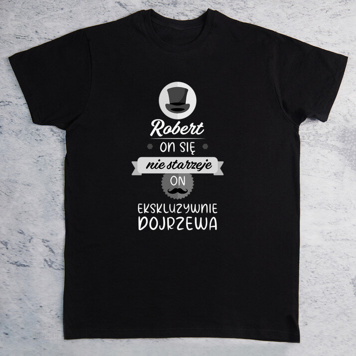 On się nie starzeje - Czarna koszulka męska