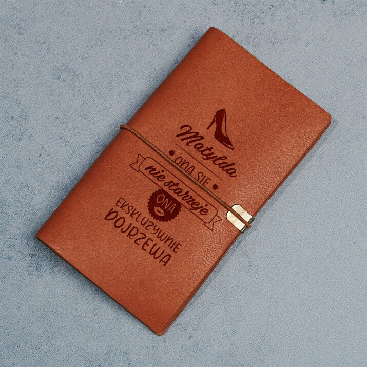 Ona się nie starzeje - Notes retro