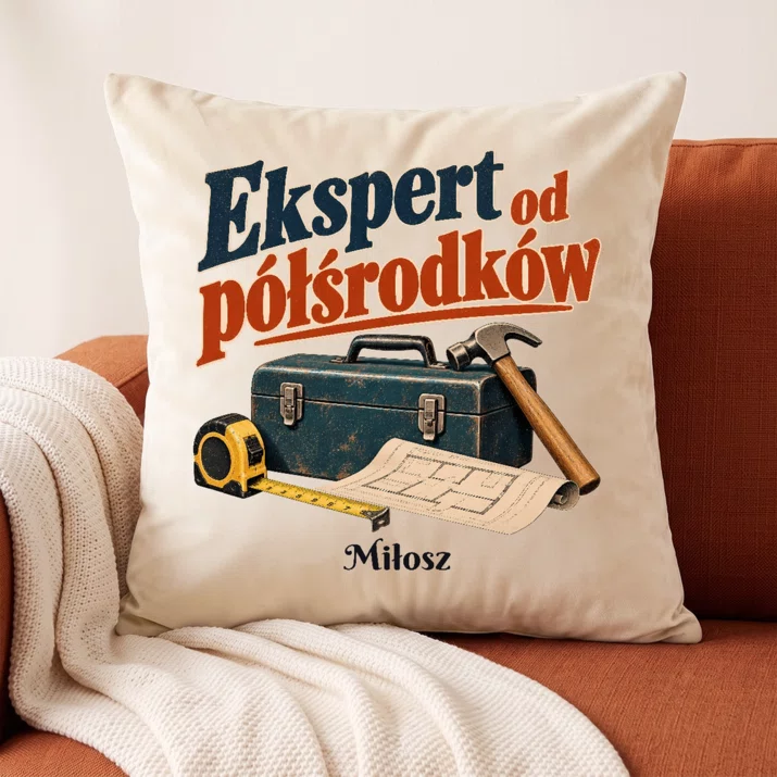 Poduszka Dekoracyjna Na Parapetówkę Prezent Dla Mężczyzny: Ekspert Od Półśrodków