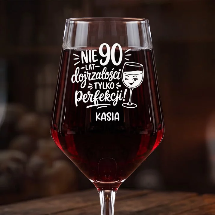 Mega Kieliszek Do Wina z Grawerem Na 90 Urodziny Prezent Dla 90 Latki Kobiety: 90 - Tylko Perfekcji Mega Kieliszek Do Wina z Grawerem Na 90 Urodziny Prezent Dla 90 Latki Kobiety: 90 - Tylko Perfekcji