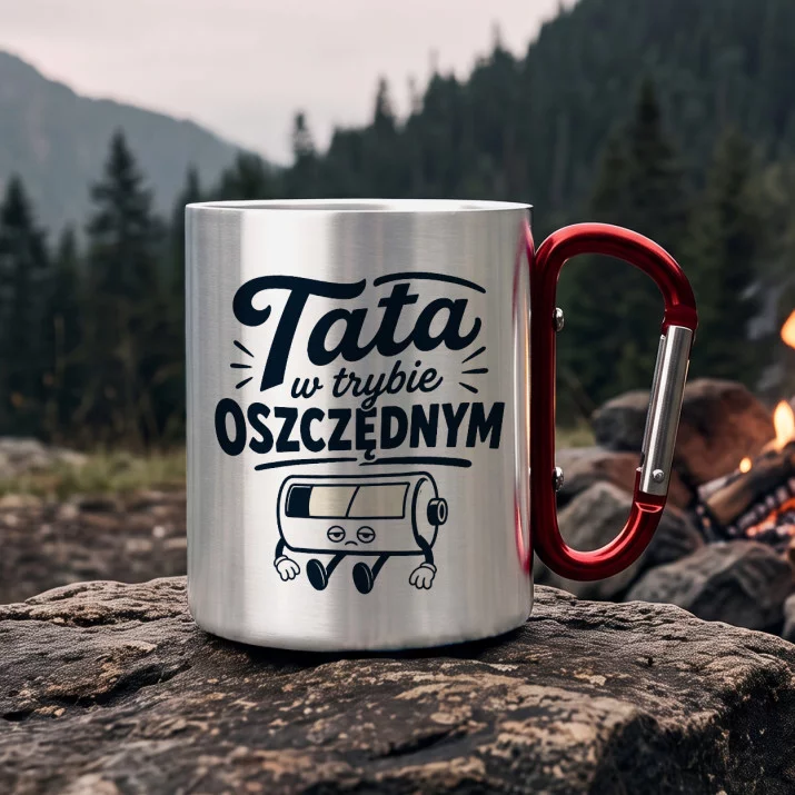 Kubek Metalowy z Karabińczykiem Dla Taty Prezent Na Dzień Ojca Dla Mężczyzny: Senny Tata Kubek Metalowy z Karabińczykiem Dla Taty Prezent Na Dzień Ojca Dla Mężczyzny: Senny Tata