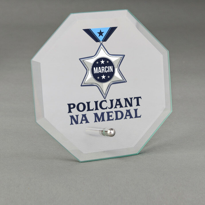 Policjant na medal - Szklana statuetka