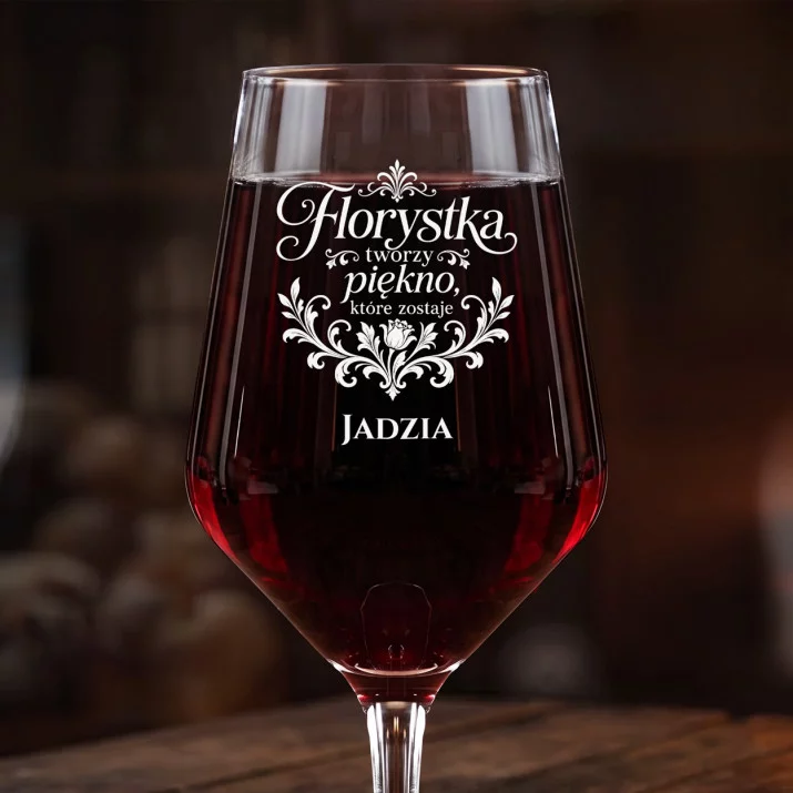 Mega Kieliszek Do Wina z Grawerem Dla Florystki Prezent Dla Kobiety: Florystka Tworzy Piękno Mega Kieliszek Do Wina z Grawerem Dla Florystki Prezent Dla Kobiety: Florystka Tworzy Piękno