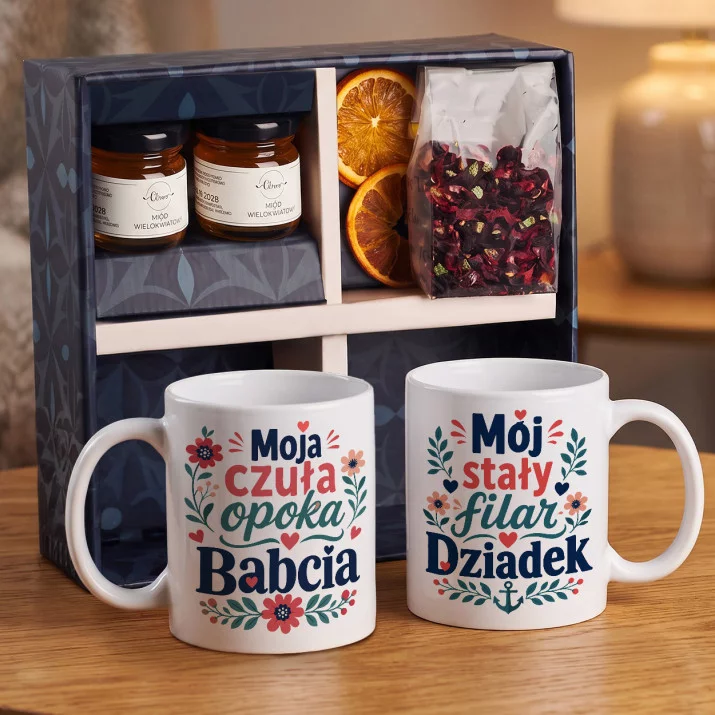 Zestaw Prezenowy Z Kubkami Na Dzień Dziadka i Babci Prezent Dla Babci i Dziadka Pary: Nasi Kochani Dziadkowie