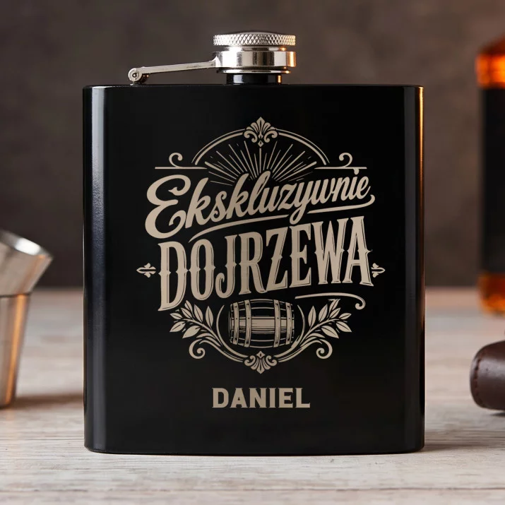 Piersiówka z Grawerem Dla Niego Prezent Na Walentynki Dla Mężczyzny: Ekskluzywnie Dojrzewa Piersiówka z Grawerem Dla Niego Prezent Na Walentynki Dla Mężczyzny: Ekskluzywnie Dojrzewa