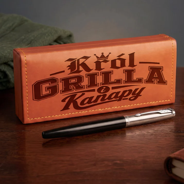 Pióro Wieczne Parker W Etui Dla Ojca Prezent Na Dzień Ojca Dla Mężczyzny: Kanapowy Król Pióro Wieczne Parker W Etui Dla Ojca Prezent Na Dzień Ojca Dla Mężczyzny: Kanapowy Król