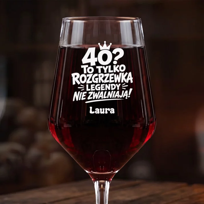 Mega Kieliszek Do Wina z Grawerem Na 40 Urodziny Prezent Dla 40 Latki Kobiety: Legendy Nie Zwalniają Mega Kieliszek Do Wina z Grawerem Na 40 Urodziny Prezent Dla 40 Latki Kobiety: Legendy Nie Zwalniają