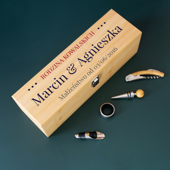 Rodzina - Skrzynka na wino z akcesoriami