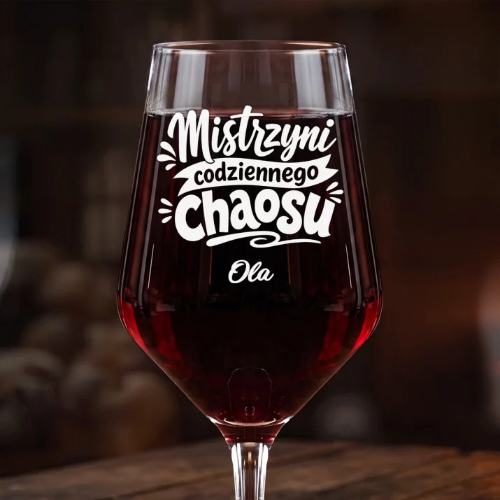 Mega Kieliszek Do Wina z Grawerem Dla Niej Prezent Na Walentynki Dla Kobiety: Mistrzyni Codziennego