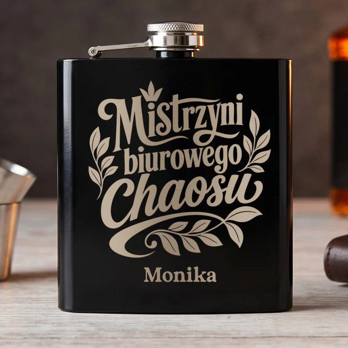 Piersiówka z Grawerem Dla Koleżanki Z Pracy Prezent Dla Kobiety: Mistrzyni Biurowego