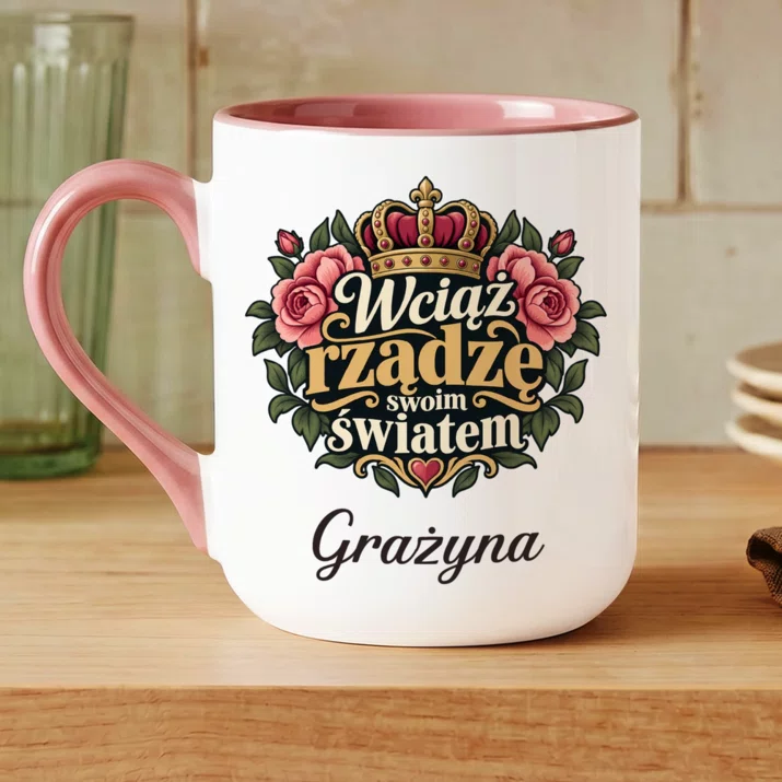 Kubek Personalizowany Dla Babci Prezent Na Dzień Babci Dla Kobiety: Wciąż Rządzę Swoim Kubek Personalizowany Dla Babci Prezent Na Dzień Babci Dla Kobiety: Wciąż Rządzę Swoim