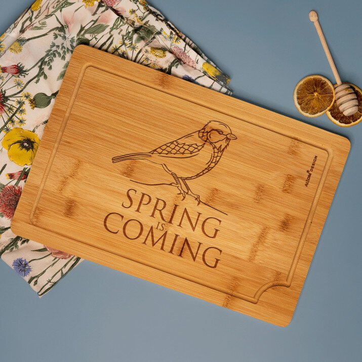 Spring is Coming - deska do krojenia z grawerem