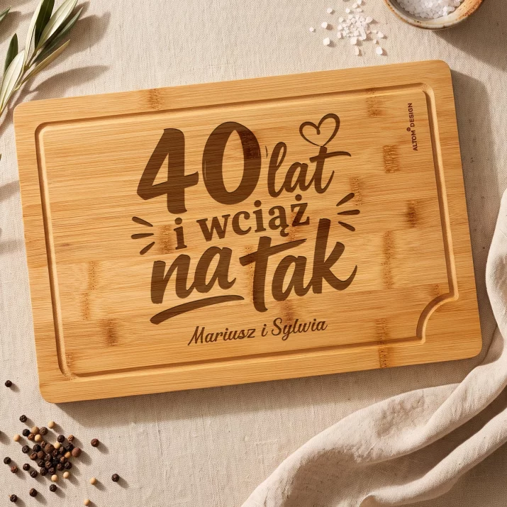 Deska Do Krojenia z Grawerem Na 40 Rocznicę Ślubu Prezent Dla Pary: 40 Lat I Wciąż Na Tak