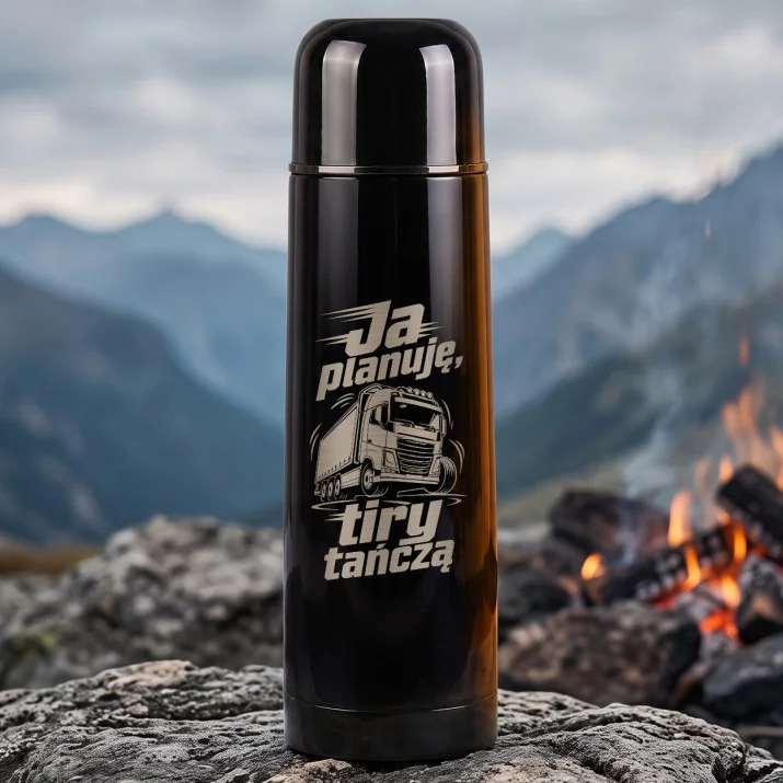 Termos 500ml Dla Spedytora Prezent Dla Mężczyzny: Ja Planuję, Tiry Tańczą Termos 500ml Dla Spedytora Prezent Dla Mężczyzny: Ja Planuję, Tiry Tańczą
