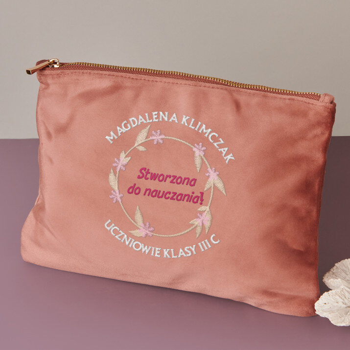 Stworzona do nauczania - Kosmetyczka welurowa