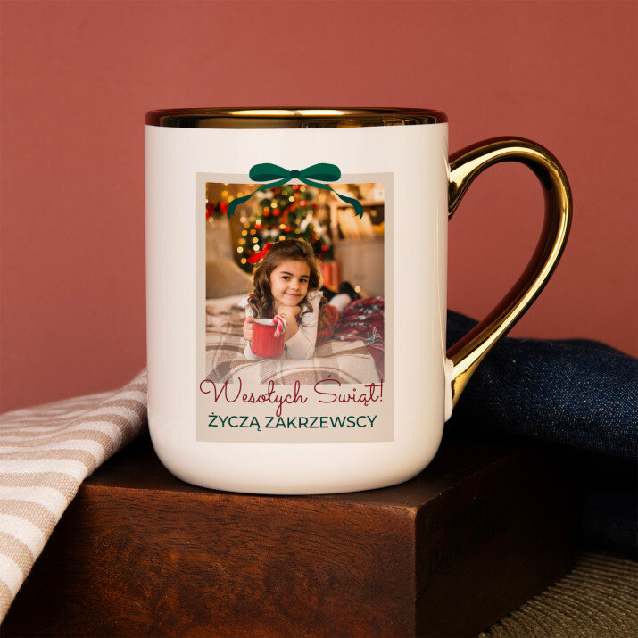 Świąteczne zdjęcie kokardka - Kubek ceramiczny ze złotym rantem