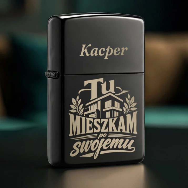 Zapalniczka z Grawerem Na Nowe Mieszkanie Prezent Dla Mężczyzny: Tu Mieszkam Po Swojemu